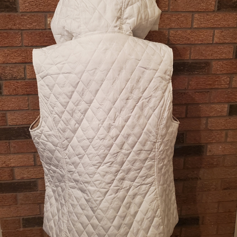 Vest - Picture 2 of 3